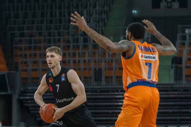 到他的表现 到他的表现